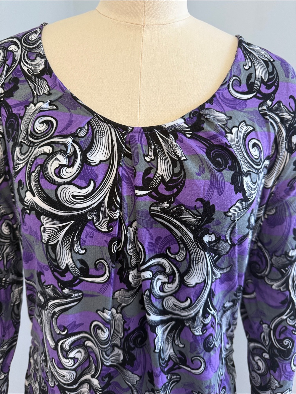 New York & Company Purple Swirl Print Women's Top SZXL - Picture 2 of 15